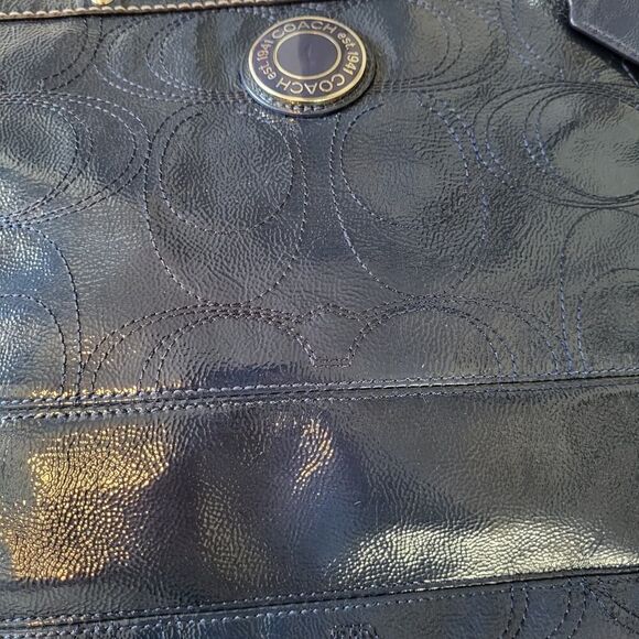 Coach Peyton Patent Leather Shoulder Tote Navy Embossed C Logo No. G1281-F19198 - Picture 3 of 15